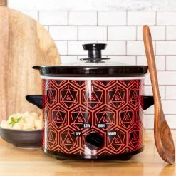 Best Pirce 🔥 Hasbro Dungeons & Dragons 2 Qt. Slow Cooker 👏 -Brentwood Shop unnamed file 1311
