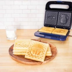 Wholesale ⌛ Mandalorian Double-Square Waffle Maker ✔️ 16 Wholesale ⌛ Mandalorian Double-Square Waffle Maker ✔️ -Brentwood Shop unnamed file 1639